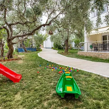 Koula 2-dimos פוטוס