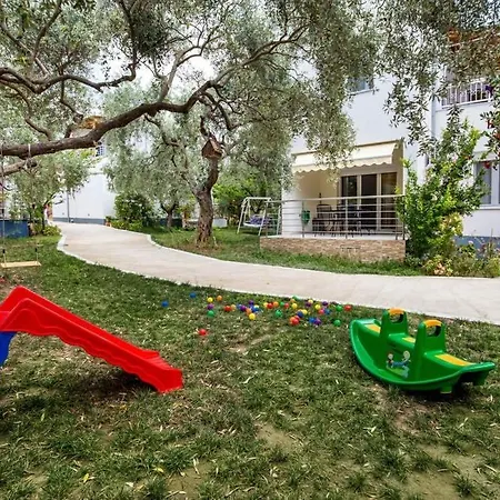 בית נופש Koula 2-dimos פוטוס